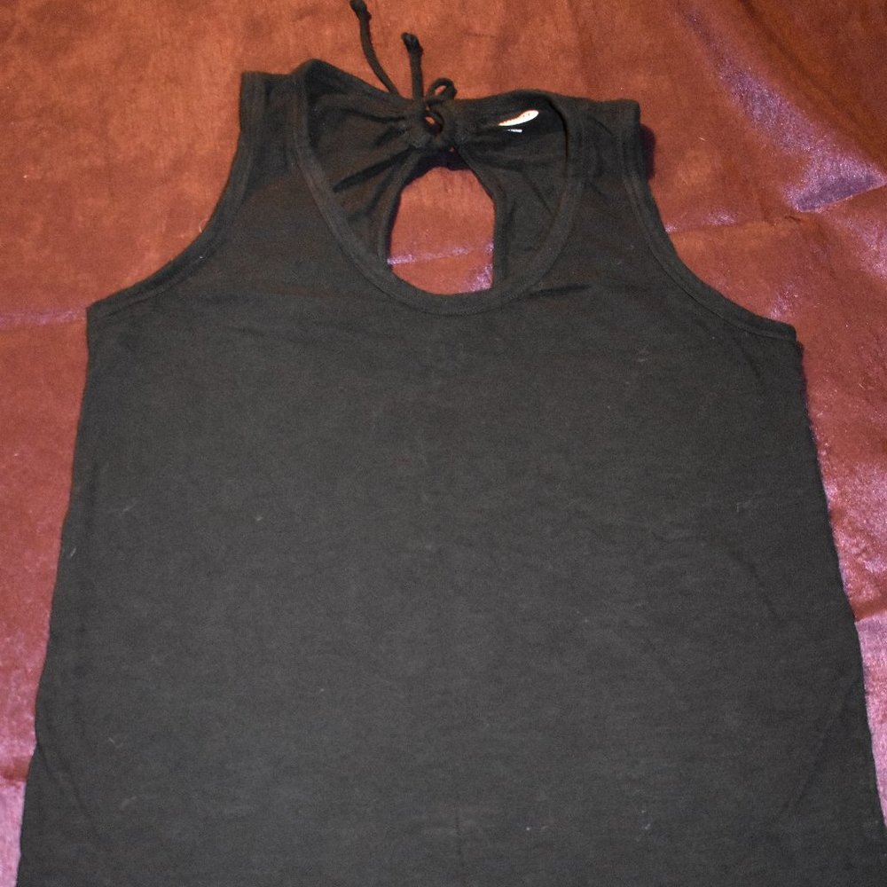 Black shirt with cute detail